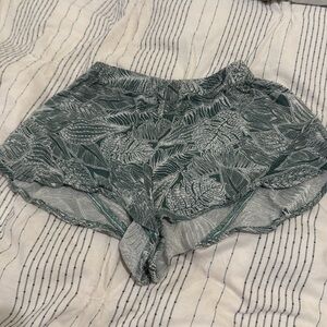 Girls O’Neill shorts small